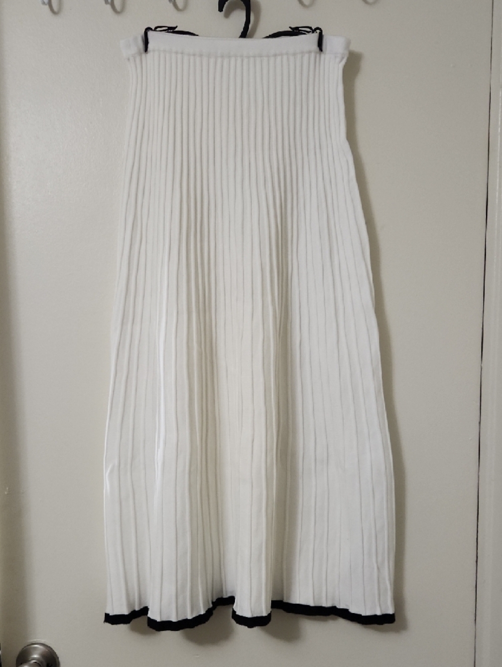 Commense 2-Piece Knit Set NWT - Picture 6 of 9